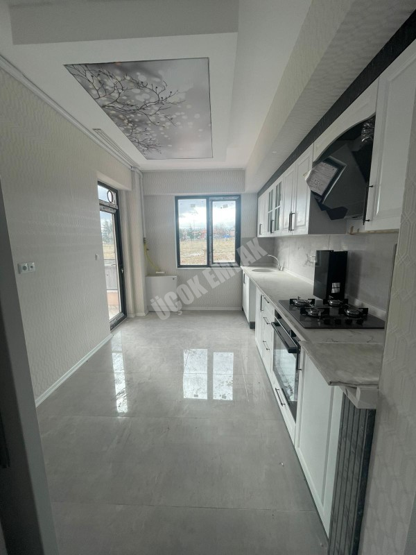 AFYON ÜÇOK EMLAKTAN FATİH MAH SATILIK SIFIR 3+1 LÜX GÜNEY CEPHE DAİRE