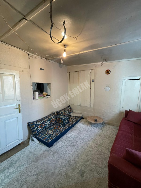 AFYON ÜÇOK EMLAKTAN BURMALI MAH SATILIK 2+1 65M²  MÜSTAKİL EV