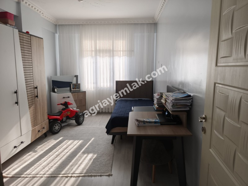 ESKİ KÜTÜPHANE YANINDA GÜNEY DOĞU CEPHELİ 4. KAT 150M2 SATILIK 3+1 DAİRE