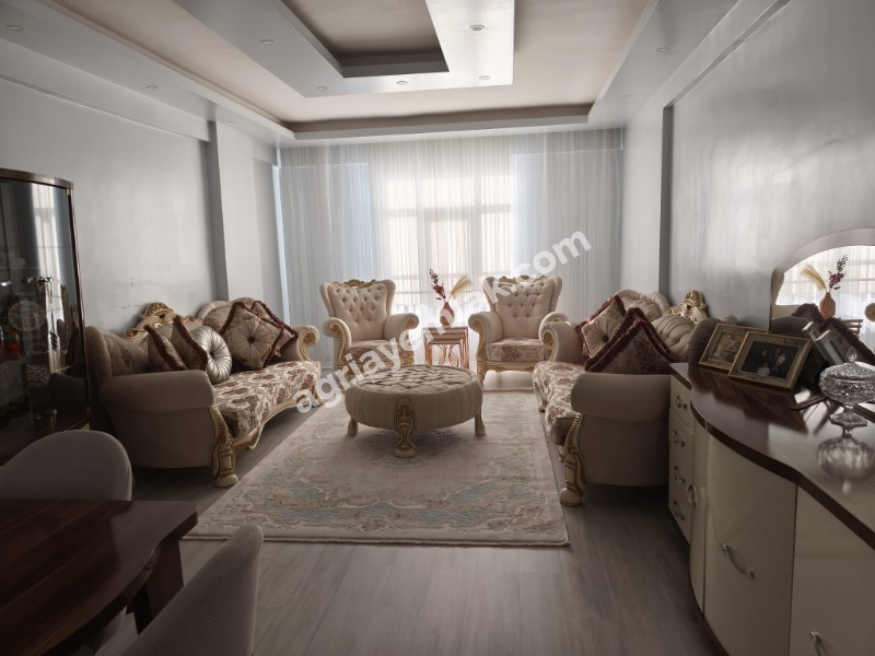 ESKİ KÜTÜPHANE YANINDA GÜNEY DOĞU CEPHELİ 4. KAT 150M2 SATILIK 3+1 DAİRE