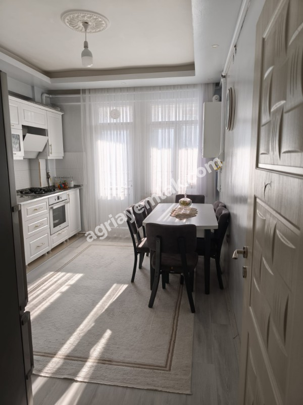 ESKİ KÜTÜPHANE YANINDA GÜNEY DOĞU CEPHELİ 4. KAT 150M2 SATILIK 3+1 DAİRE