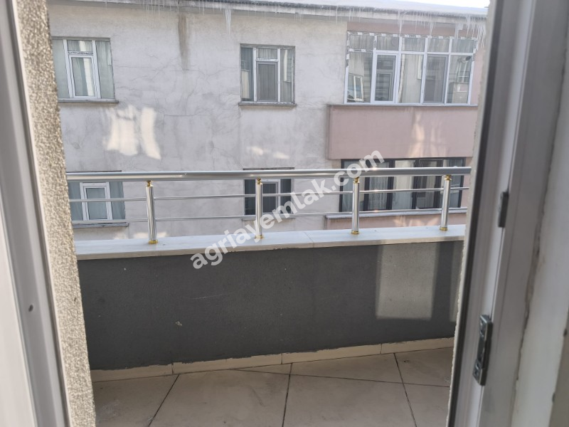 ESKİ KÜTÜPHANE YANINDA GÜNEY DOĞU CEPHELİ 4. KAT 150M2 SATILIK 3+1 DAİRE