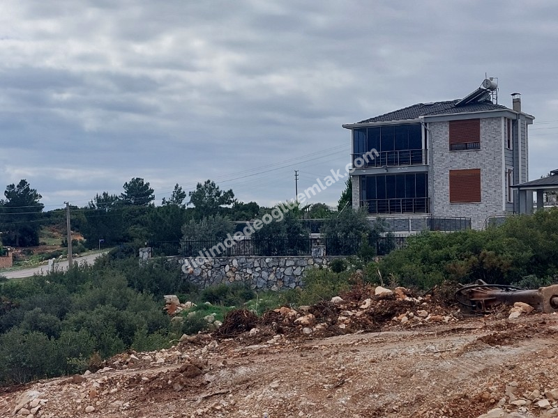 DİDİM YEŞİLTEPEDE SATILIK 700M2 İMARLI ARSA