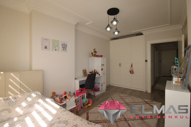 Elmas'tan Viranşehir'de Full Ekstralı,Havuzlu,Bağımsız Mutfak 4+1