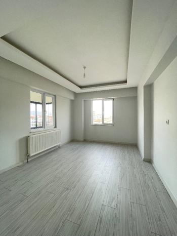GÜVENAY - ÇORUM FEN LİSESİ BÖLGESİ ANA CADDE ÜZERİ 3+1 KİRALIK DAİRE 