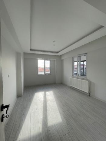 GÜVENAY - ÇORUM FEN LİSESİ BÖLGESİ 3+1 KİRALIK DAİRE 