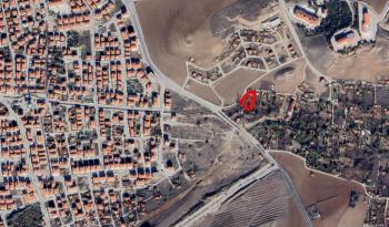 GÜVENAY - ÇORUM KALE YUKARI KAPAKLI BAĞLARI 2483 M2 SATILIK ARSA