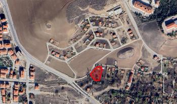 GÜVENAY - ÇORUM KALE YUKARI KAPAKLI BAĞLARI 2483 M2 SATILIK ARSA