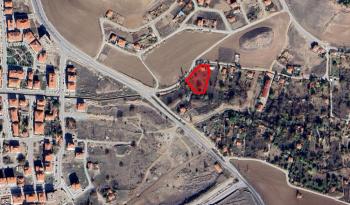 GÜVENAY - ÇORUM KALE YUKARI KAPAKLI BAĞLARI 2483 M2 SATILIK ARSA