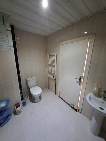 GÜVENAY - ÇORUM BAHÇELİEVLER M. AKİF ERSOY CADDESİ ARA KAT  2+1 SATILIK DAİRE