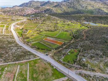 Taşlıca–Söğüt Sınırında 437 m² Müstakil Tapulu, Yola 2. Parsel Satılık Tarla