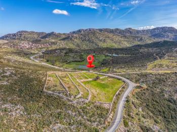 Taşlıca–Söğüt Sınırında 437 m² Müstakil Tapulu, Yola 2. Parsel Satılık Tarla