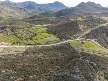 Taşlıca–Söğüt Sınırında 437 m² Müstakil Tapulu, Yola 2. Parsel Satılık Tarla