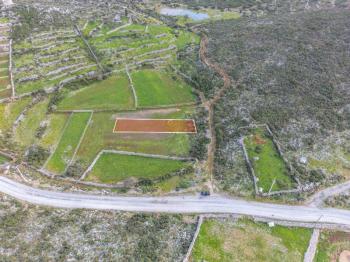 Taşlıca–Söğüt Sınırında 437 m² Müstakil Tapulu, Yola 2. Parsel Satılık Tarla