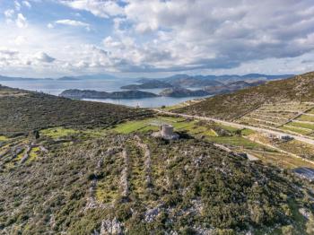 Taşlıca–Söğüt Sınırında 437 m² Müstakil Tapulu, Yola 2. Parsel Satılık Tarla