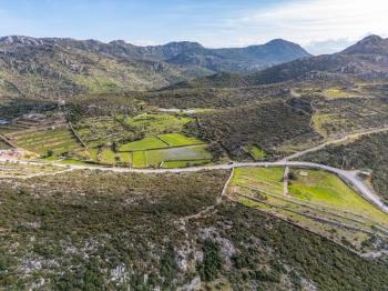 Taşlıca–Söğüt Sınırında 437 m² Müstakil Tapulu, Yola 2. Parsel Satılık Tarla