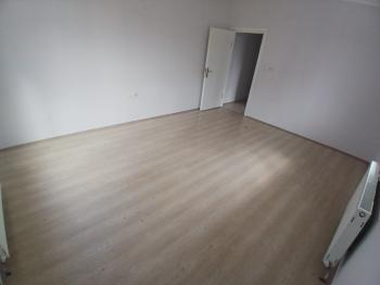 GÜVENAY - ÇORUM ULUKAVAK MAH. DR. SADIK AHMET CADDESİ ÜZERİNDE SATILIK 3+1 DAİRE