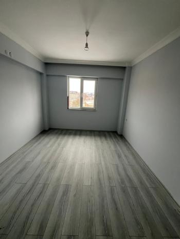 ÜNİVERSİTE BÖLGESİNDE KİRALIK 2+1 DAİRE