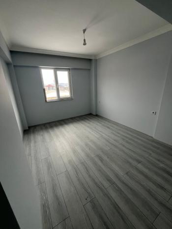 ÜNİVERSİTE BÖLGESİNDE KİRALIK 2+1 DAİRE