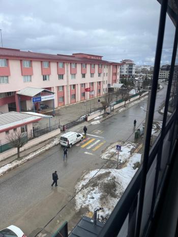 ÜNİVERSİTE BÖLGESİNDE KİRALIK 2+1 DAİRE