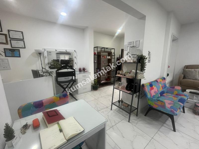 KÜÇÜK KAYMALI'DA  AYLIK ÖDEMELİ DEVREN KİRALIK İŞ YERİ 