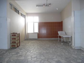 SARILAR YOLU ÜZERİNDE CADDE CEPHELİ 100 M2 DÜKKAN