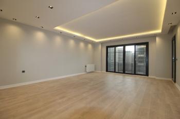 ASLAN'DAN HAVUZLU SİTEDE GENİŞ METRAJLI ULTRALÜKS 5+1