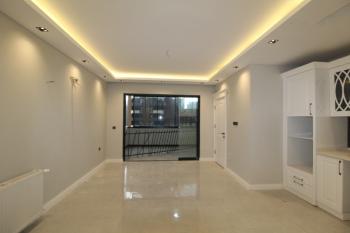 ASLAN'DAN HAVUZLU SİTEDE GENİŞ METRAJLI ULTRALÜKS 5+1