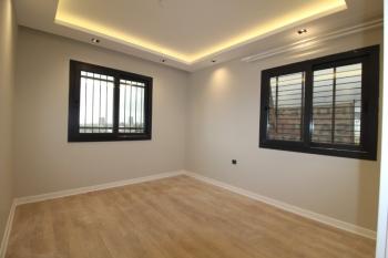 ASLAN'DAN HAVUZLU SİTEDE GENİŞ METRAJLI ULTRALÜKS 5+1