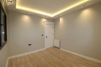 ASLAN'DAN HAVUZLU SİTEDE GENİŞ METRAJLI ULTRALÜKS 5+1