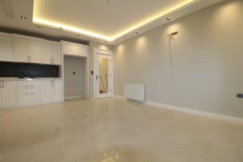 ASLAN'DAN HAVUZLU SİTEDE GENİŞ METRAJLI ULTRALÜKS 5+1