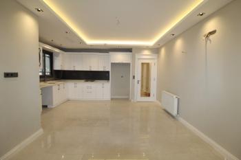 ASLAN'DAN HAVUZLU SİTEDE GENİŞ METRAJLI ULTRALÜKS 5+1