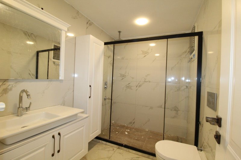 ASLAN'DAN HAVUZLU SİTEDE GENİŞ METRAJLI ULTRALÜKS 5+1