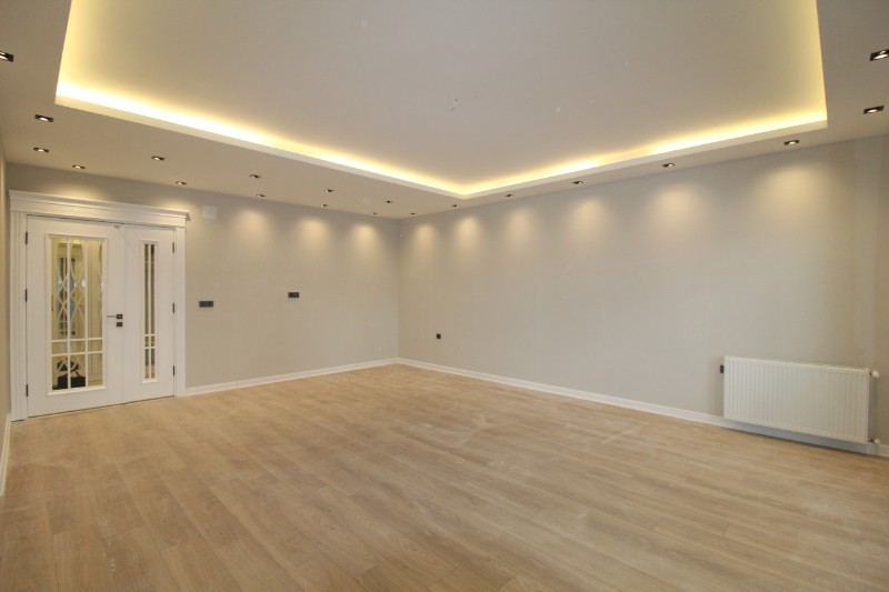 ASLAN'DAN HAVUZLU SİTEDE GENİŞ METRAJLI ULTRALÜKS 5+1