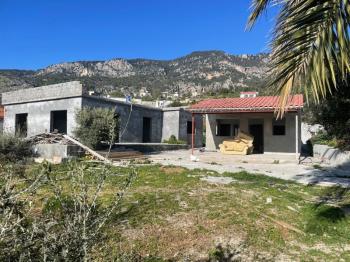 Girne Kozanköy'de Satılık 3+1 Bitmeye Yakın Müstakil Ev