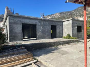 Girne Kozanköy'de Satılık 3+1 Bitmeye Yakın Müstakil Ev