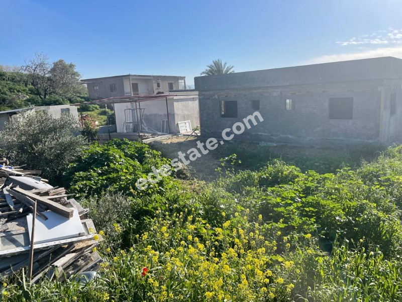 Girne Kozanköy'de Satılık 3+1 Bitmeye Yakın Müstakil Ev