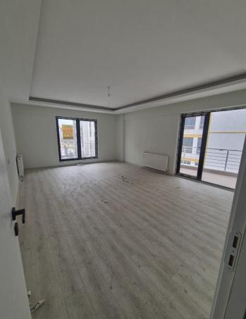 GÜVENAY - ÇORUM BUHARA EVLER 5. CADDE ARKASI SİTE İÇERİSİ SATILIK DAİRE 