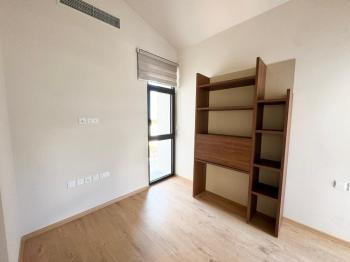 Kıbrıs Girne Alsancak da Havuzlu Sitede Satılık 3+1 Çok Özel Villa