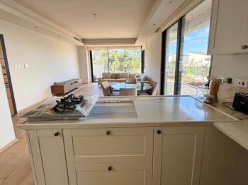 Kıbrıs Girne Alsancak da Havuzlu Sitede Satılık 3+1 Çok Özel Villa