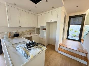 Kıbrıs Girne Alsancak da Havuzlu Sitede Satılık 3+1 Çok Özel Villa