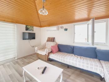 Gökova Merkezde | 2.Kat Eşyalı | Kiralık 2+1 Daire