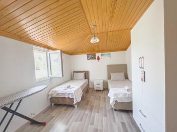 Gökova Merkezde | 2.Kat Eşyalı | Kiralık 2+1 Daire