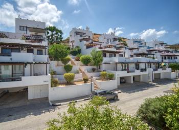 Alsancak, Girne’de Satılık 2+1 Daire – Deniz ve Doğa Manzaralı Özel Teraslı Fırsat!