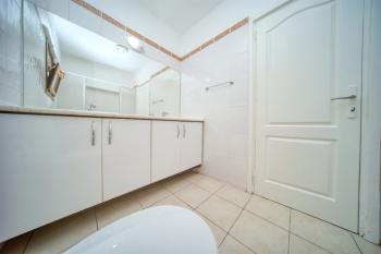 Alsancak, Girne’de Satılık 2+1 Daire – Deniz ve Doğa Manzaralı Özel Teraslı Fırsat!