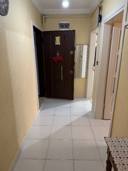 Yeşilpınar'da 1+1 Bahçe Katı Temiz Satılık Daire