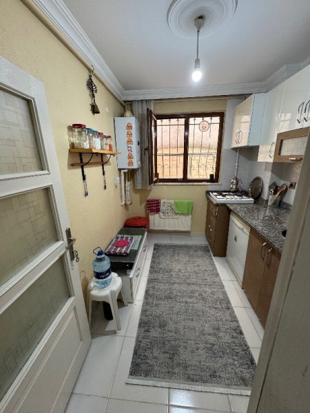 Yeşilpınar'da 1+1 Bahçe Katı Temiz Satılık Daire