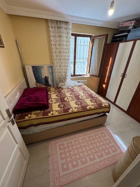 Yeşilpınar'da 1+1 Bahçe Katı Temiz Satılık Daire