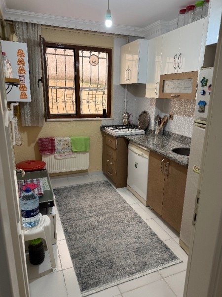 Yeşilpınar'da 1+1 Bahçe Katı Temiz Satılık Daire