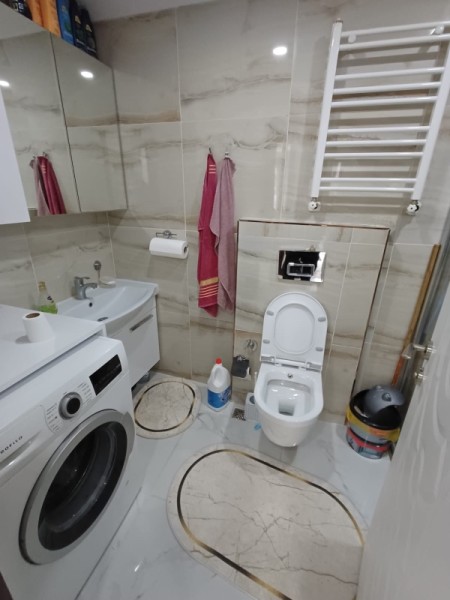 Binevler Otobüs Son Durağına Yakın Güvenlikli Site'de Satılık Daire